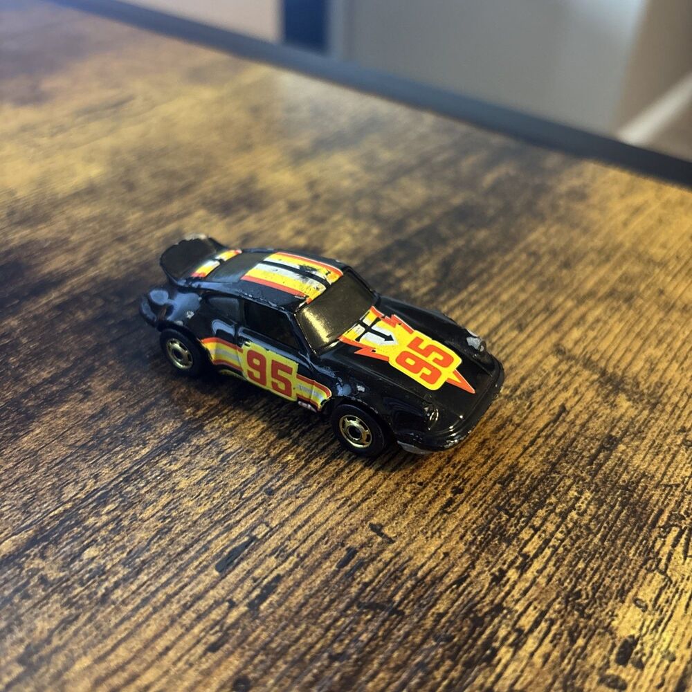 Hot Wheels 1974 Porsche P-911 #95 Mattel Vintage Black Diecast Car